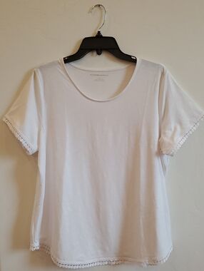 Women's White Scoop Neck Short Sleeve Top with Crochet Trim